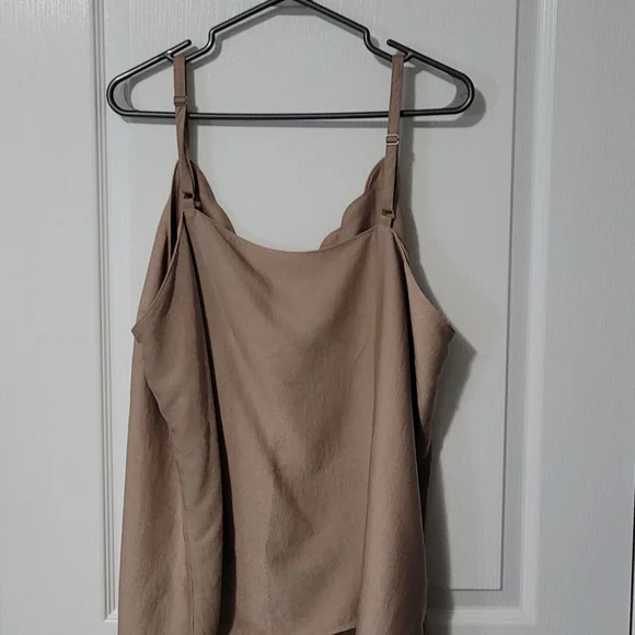 Love & Legend top - Picture 3 of 5